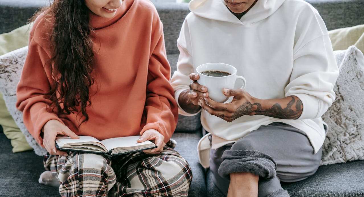 Read more about the article Ile waży bluza z kapturem i bez?