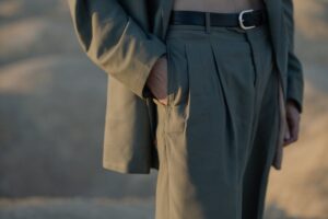 Read more about the article Jak przechowywać paski do spodni – pełen przewodnik dla modnych kobiet