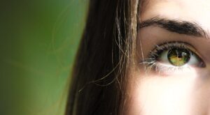 Read more about the article Czym jest aryjski typ urody? Jakie cechy wyróżniają urodę aryjską? Dowiedz się!