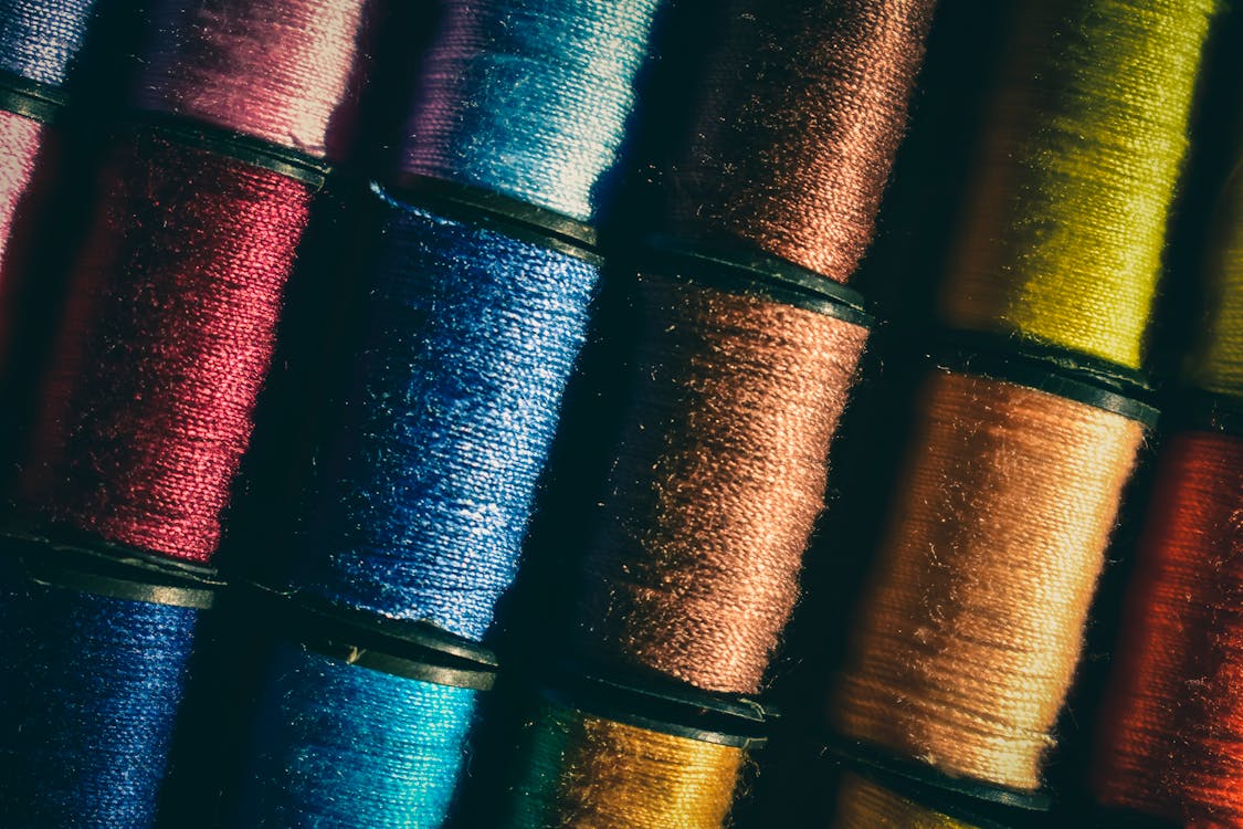 Read more about the article Jak zrobić kota z włóczki? Jakie techniki zastosować przy szydełkowaniu lub robieniu na drutach kota z włóczki?