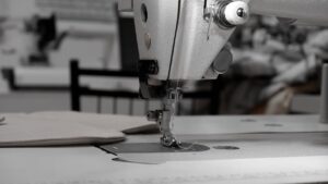 Read more about the article Co to jest overlock i jaki wybrać? Czym owerlok różni się od maszyny do szycia? Do czego służy?
