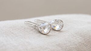 Kolczyki Swarovski – jak wybrać idealną parę dla siebie?