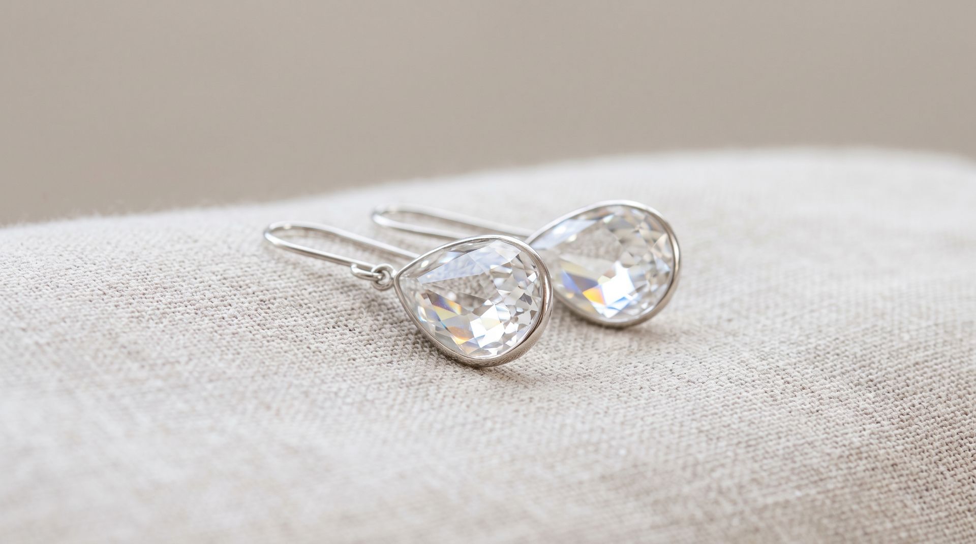 You are currently viewing Kolczyki Swarovski – jak wybrać idealną parę dla siebie?