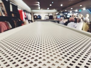 Read more about the article Jaki kolor pasuje do kremowego? Zestawienia w ubiorze i wnętrzach