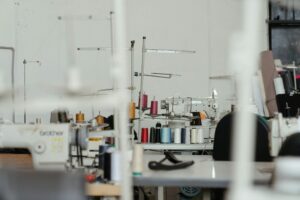 Read more about the article Jak uszyć torbę na maszynie do szycia? Poradnik krok po kroku