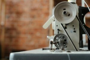 Read more about the article Co zrobić ze starej maszyny do szycia? Pomysły, sprzedaż i utylizacja